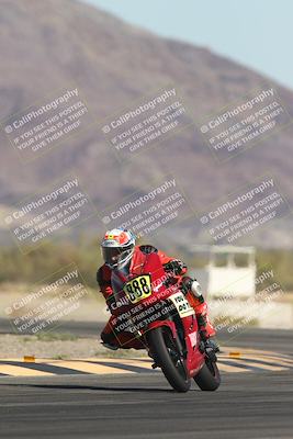 media/Oct-30-2025-Racers Edge (Thu) [[dabbdaf680]]/3-B Group/Session 2 (Turn 14)/